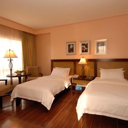 Planta Centro Bacolod Hotel & Residences מראה חיצוני תמונה