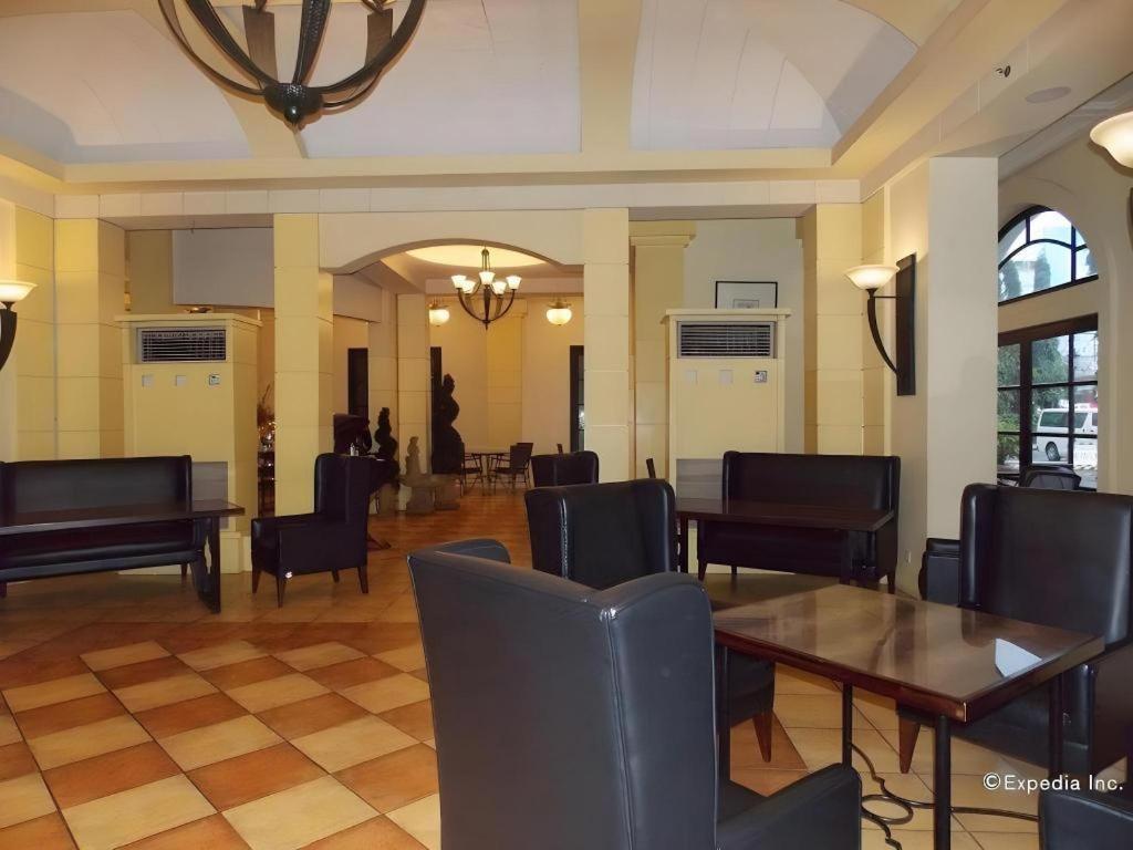 Planta Centro Bacolod Hotel & Residences מראה חיצוני תמונה