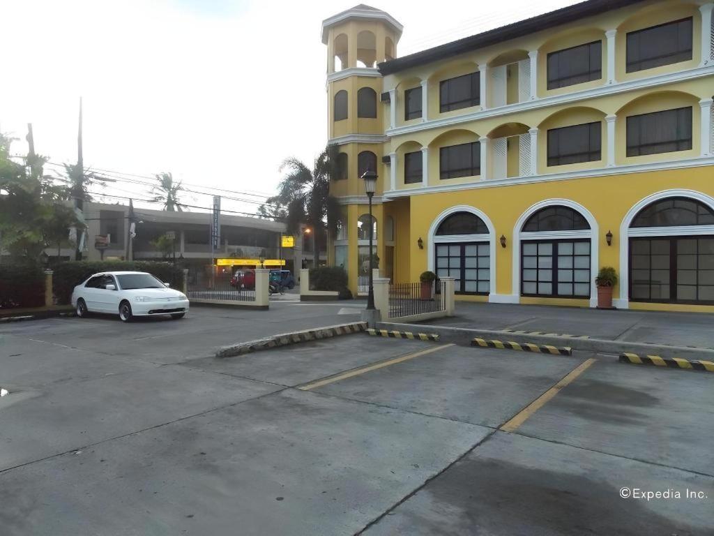 Planta Centro Bacolod Hotel & Residences מראה חיצוני תמונה
