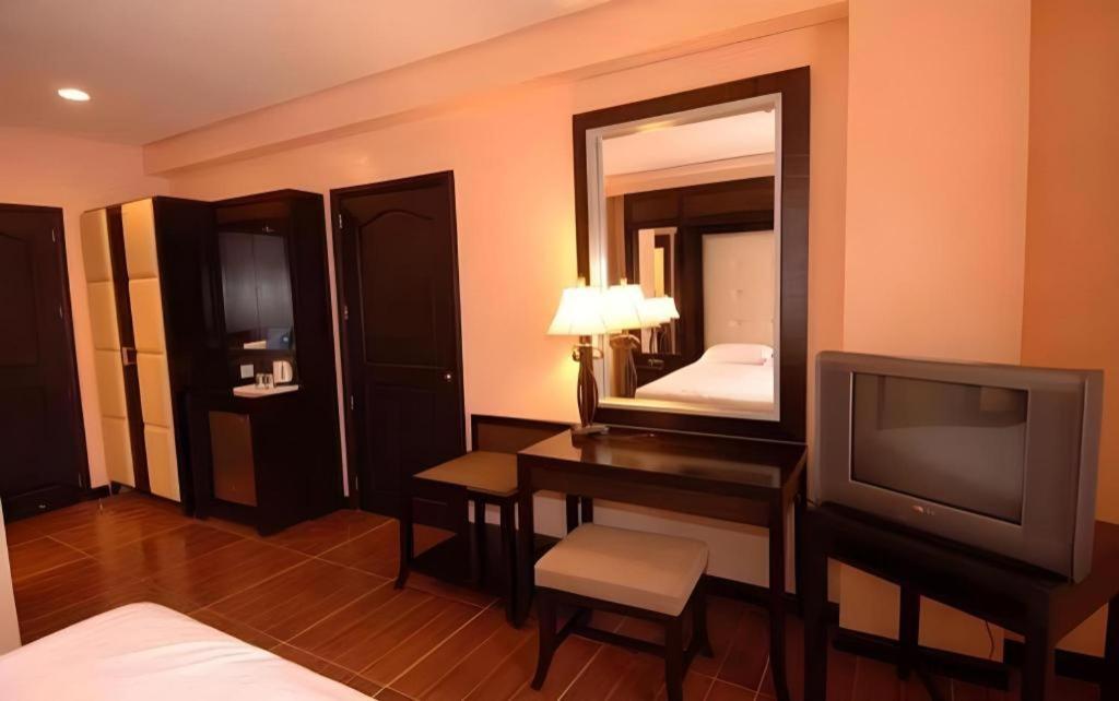 Planta Centro Bacolod Hotel & Residences מראה חיצוני תמונה