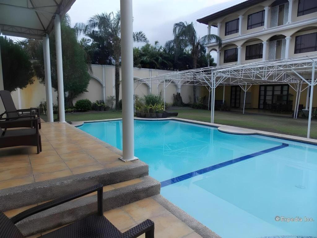 Planta Centro Bacolod Hotel & Residences מראה חיצוני תמונה