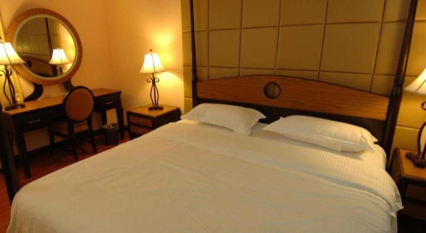 Planta Centro Bacolod Hotel & Residences מראה חיצוני תמונה