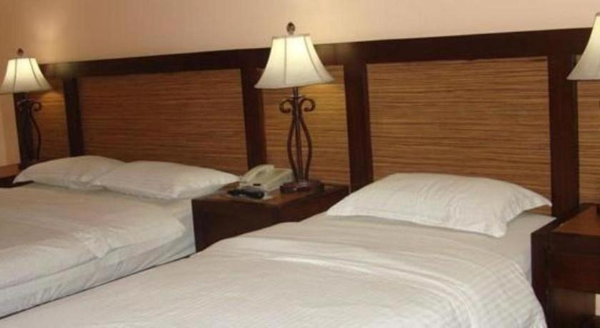Planta Centro Bacolod Hotel & Residences מראה חיצוני תמונה