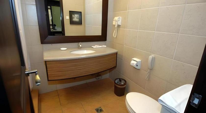 Planta Centro Bacolod Hotel & Residences מראה חיצוני תמונה