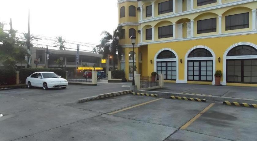 Planta Centro Bacolod Hotel & Residences מראה חיצוני תמונה