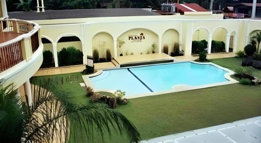 Planta Centro Bacolod Hotel & Residences מראה חיצוני תמונה