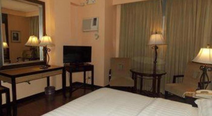 Planta Centro Bacolod Hotel & Residences מראה חיצוני תמונה