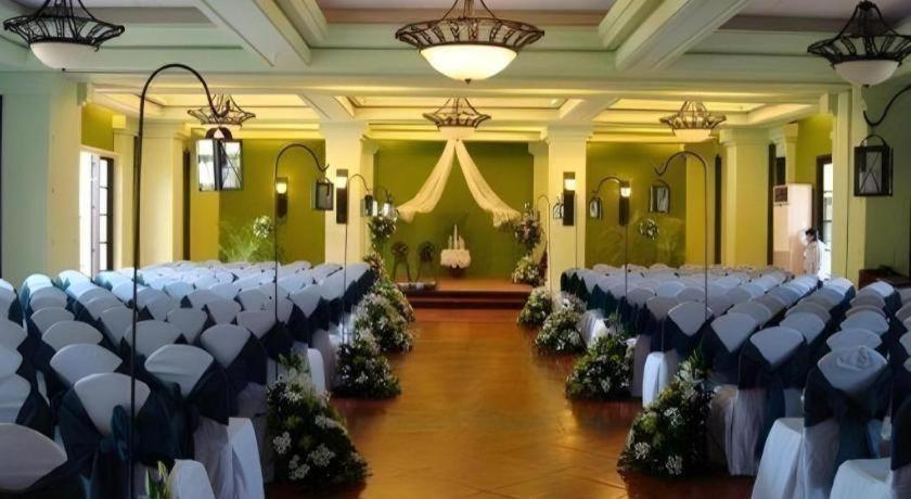 Planta Centro Bacolod Hotel & Residences מראה חיצוני תמונה