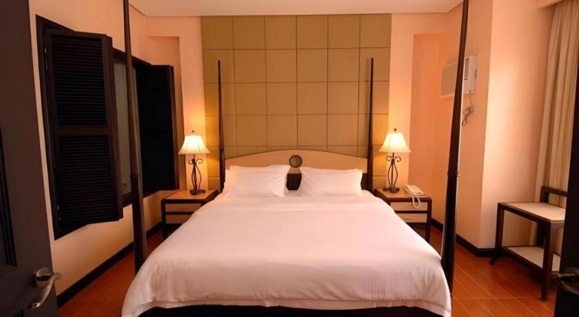 Planta Centro Bacolod Hotel & Residences מראה חיצוני תמונה
