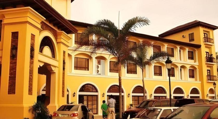 Planta Centro Bacolod Hotel & Residences מראה חיצוני תמונה