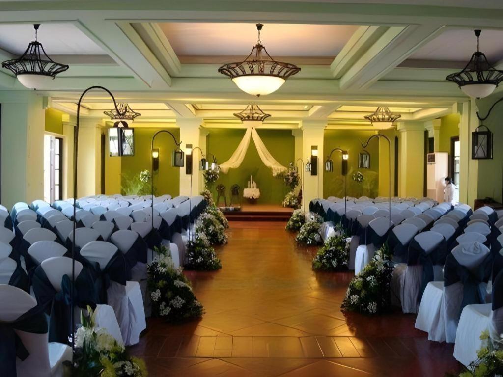 Planta Centro Bacolod Hotel & Residences מראה חיצוני תמונה