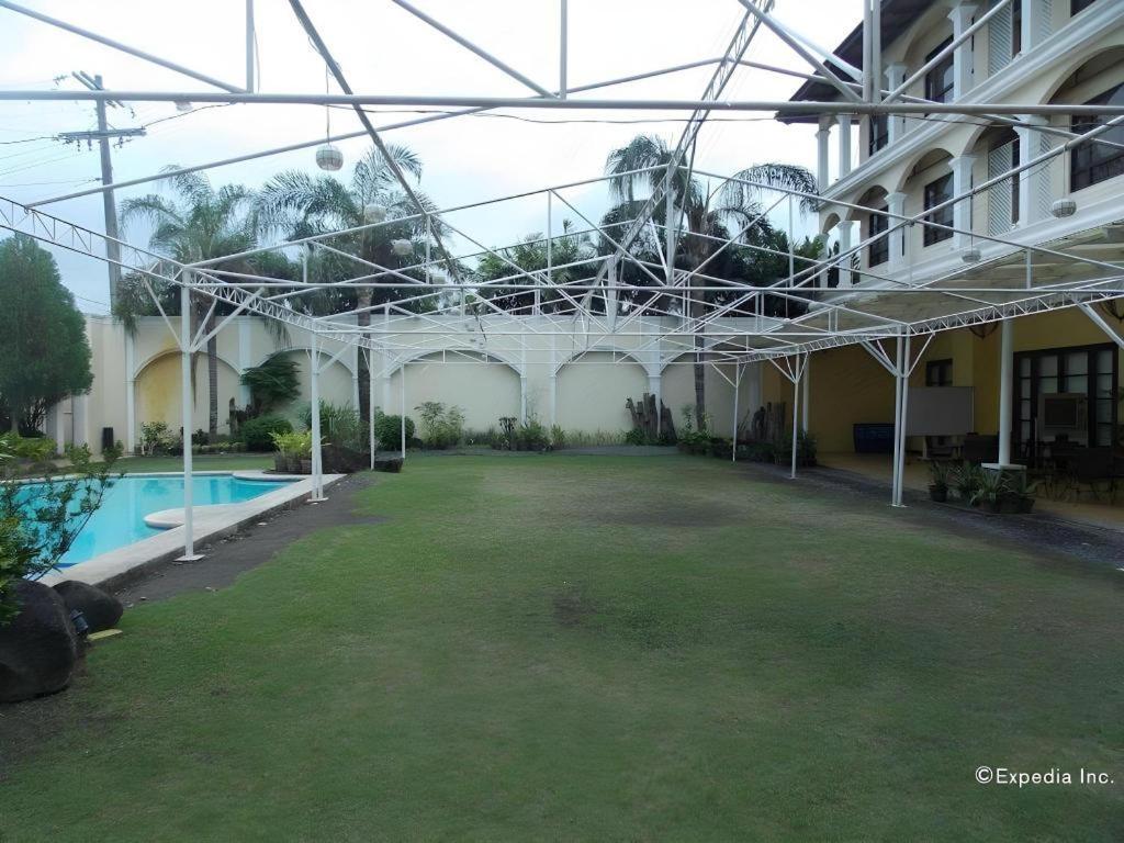 Planta Centro Bacolod Hotel & Residences מראה חיצוני תמונה